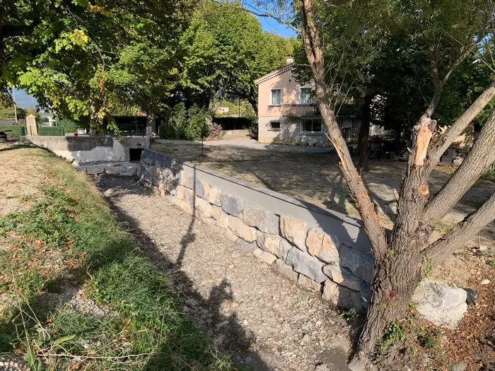 Muret de clôture, Mées, Alpes Terrassement